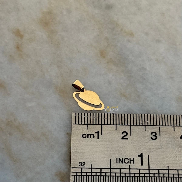 تصویر دوم آویز طلا سیاره زحل لیزری